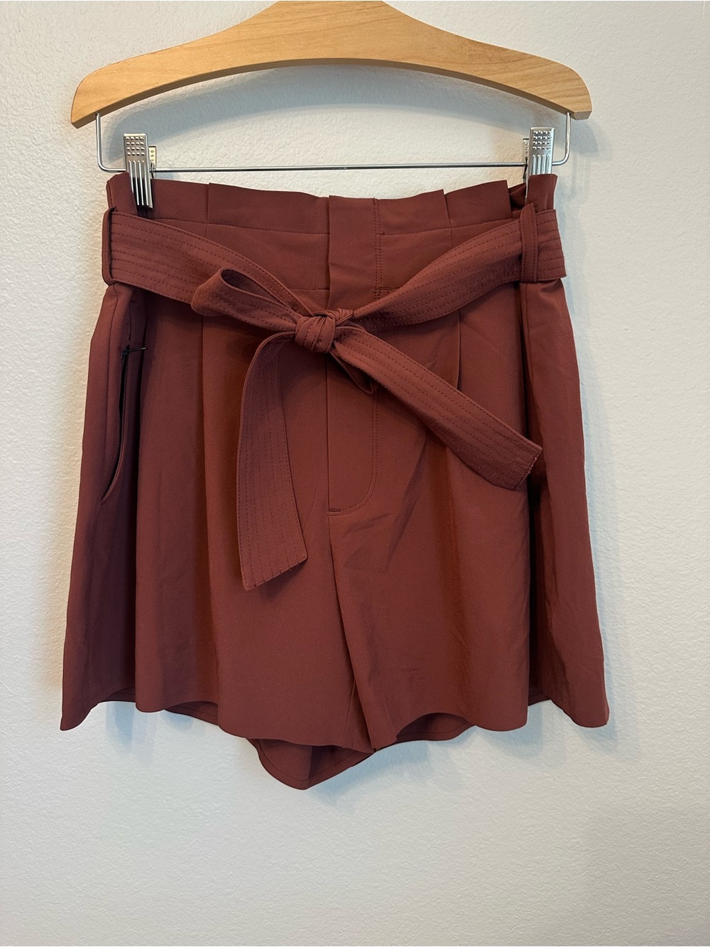 Athleta Skyline Short II High-Waist Tie-Belt Women’s Shorts - Rust